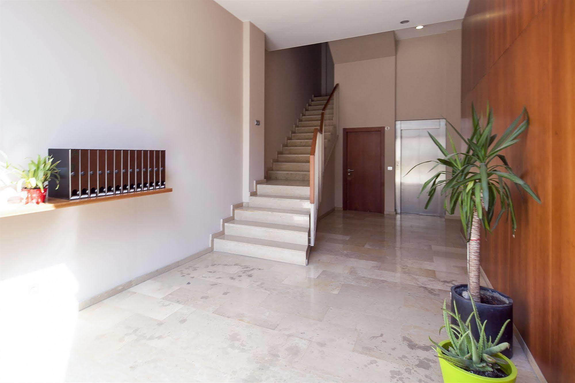 Inside Barcelona Apartments Mercat Dış mekan fotoğraf